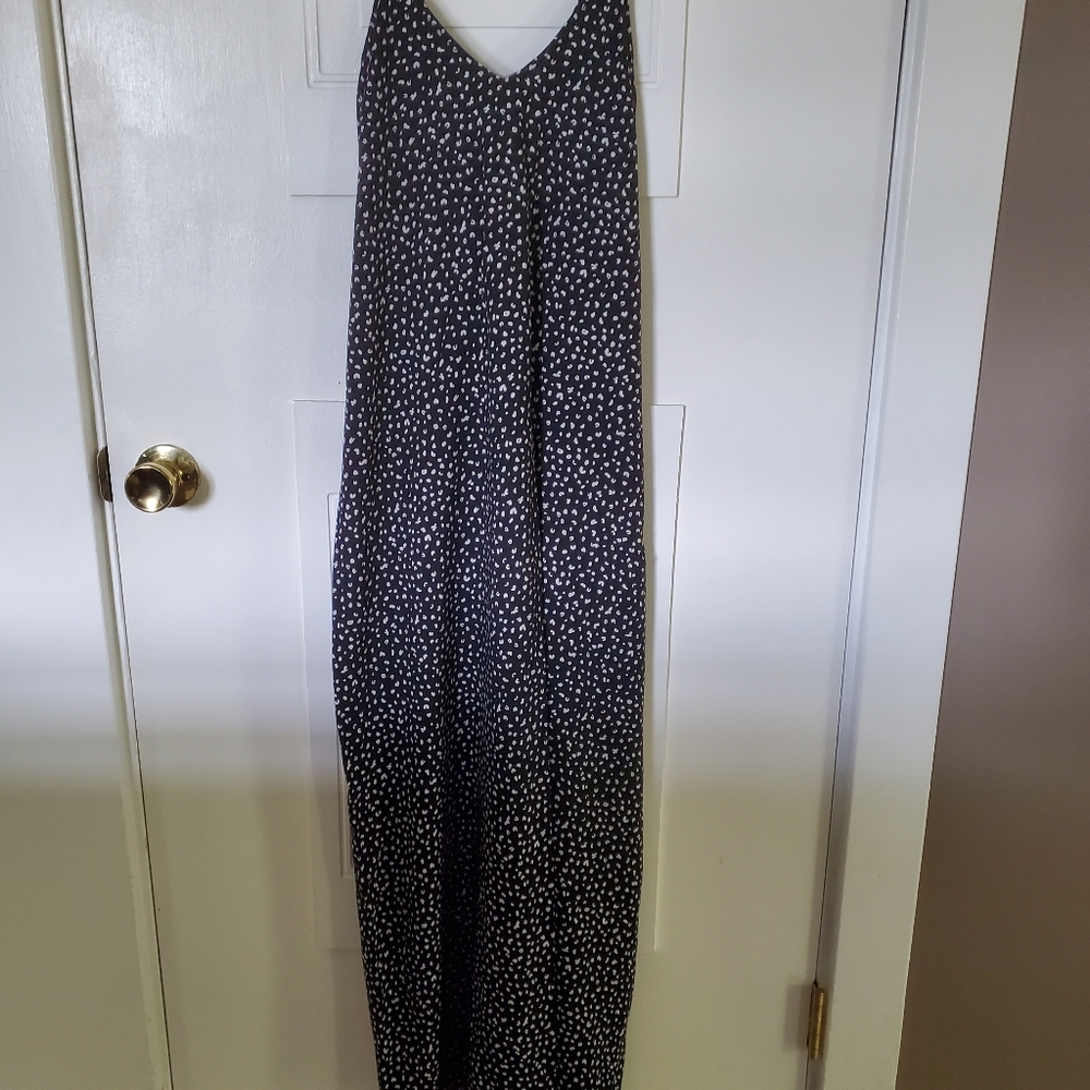 Old Navy Maxi dress, size medium,  black and white